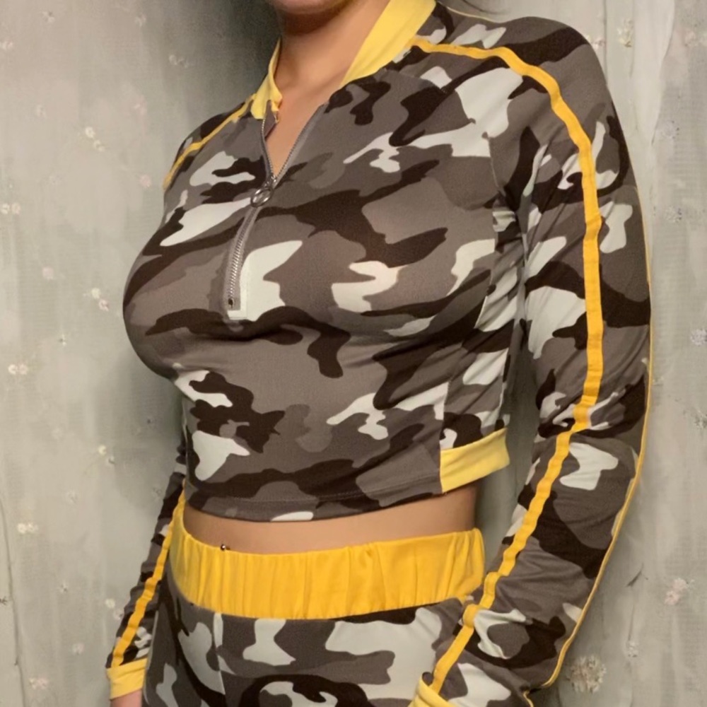 Yellow & Gray Camo Long Sleeve & Leggings Set